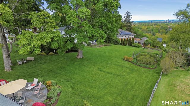 174 Selden Hill Drive, West Hartford, CT 06107