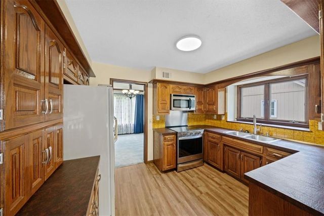 5768 Bower Street, Kansas City, MO 64133