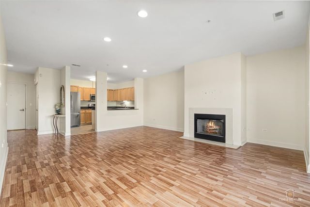 860 WEIDNER Road 406, Buffalo Grove, IL 60089