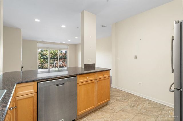 860 WEIDNER Road 406, Buffalo Grove, IL 60089