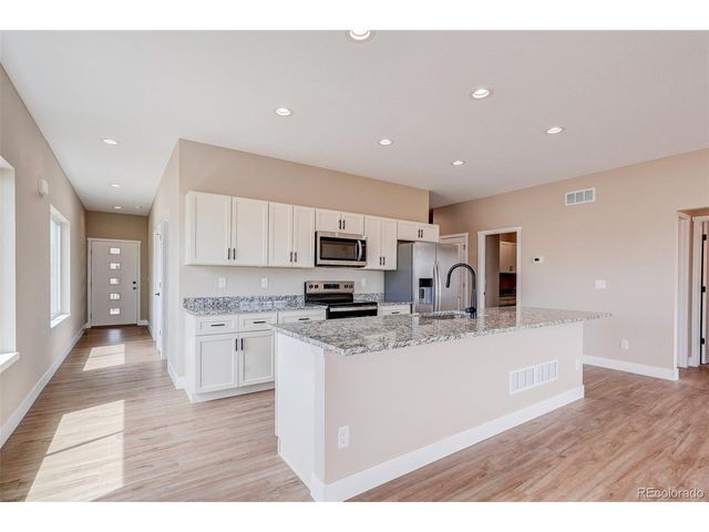 412 Molly Ln, Fort Morgan, CO 80701