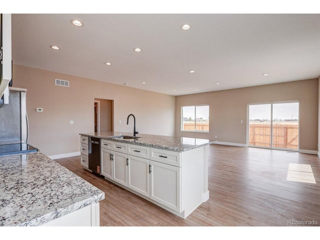 412 Molly Ln, Fort Morgan, CO 80701