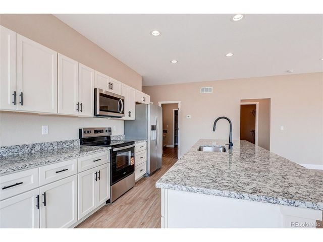 412 Molly Ln, Fort Morgan, CO 80701