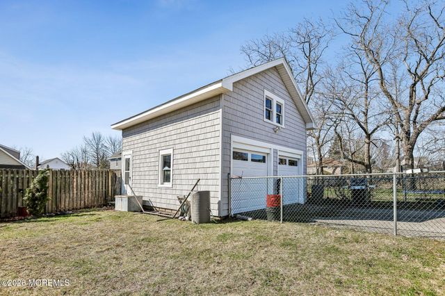 19 Union Street, Toms River, NJ 08753