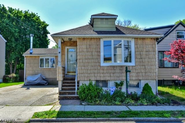 247 Grove St, Lodi Boro, NJ 07644