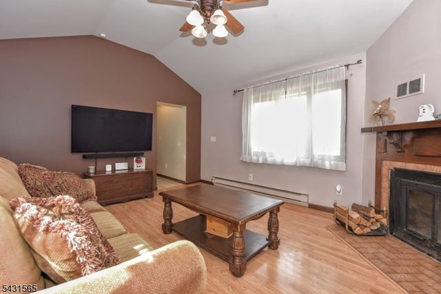 247 Grove St, Lodi Boro, NJ 07644