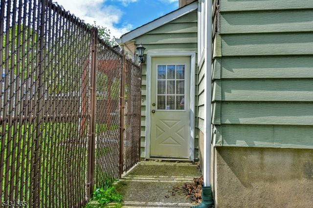 247 Grove St, Lodi Boro, NJ 07644