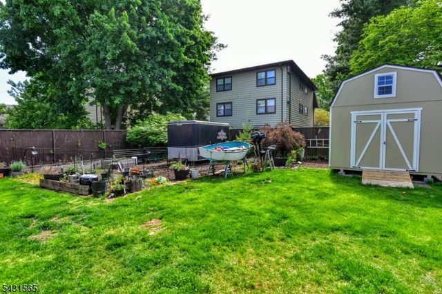 247 Grove St, Lodi Boro, NJ 07644