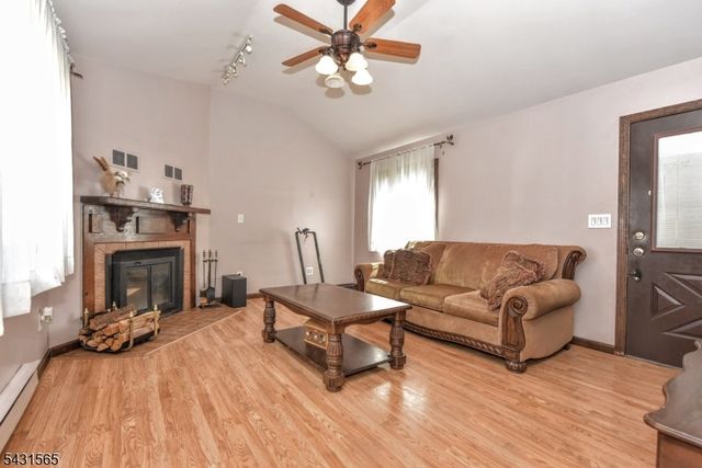 247 Grove St, Lodi Boro, NJ 07644