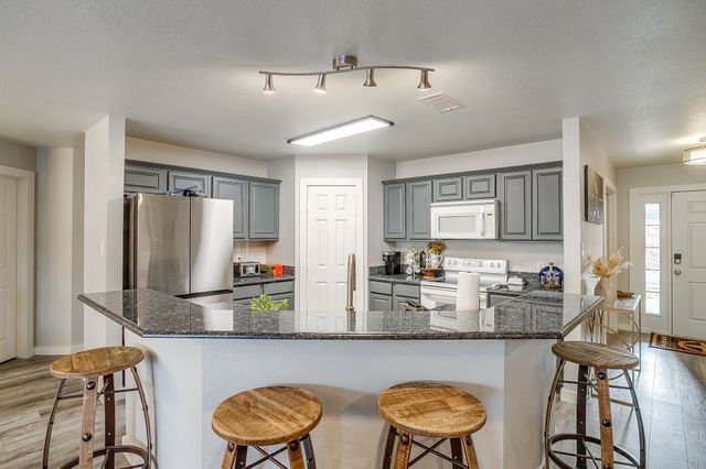 1024 Heberle Drive, Burleson, TX 76028