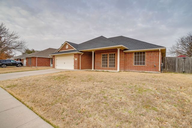 1024 Heberle Drive, Burleson, TX 76028