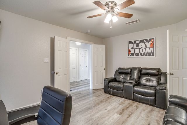 1024 Heberle Drive, Burleson, TX 76028