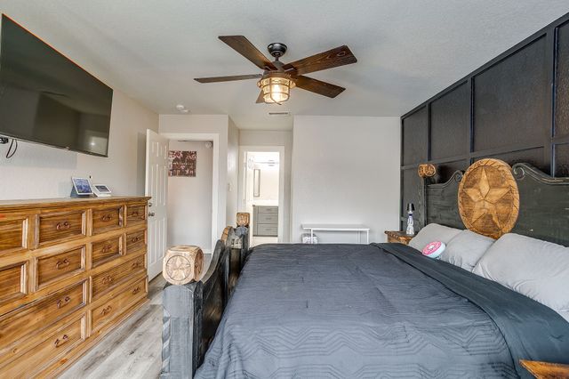 1024 Heberle Drive, Burleson, TX 76028