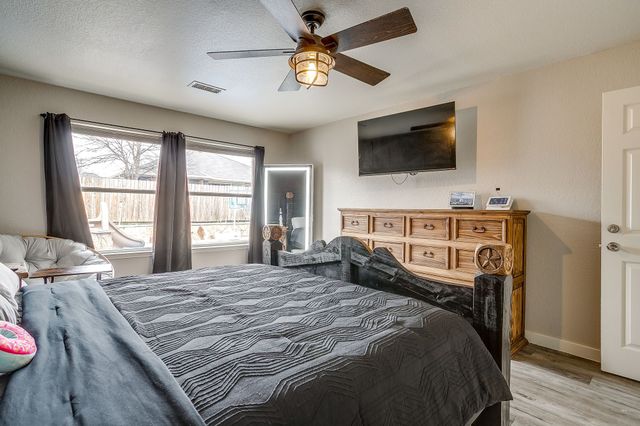 1024 Heberle Drive, Burleson, TX 76028