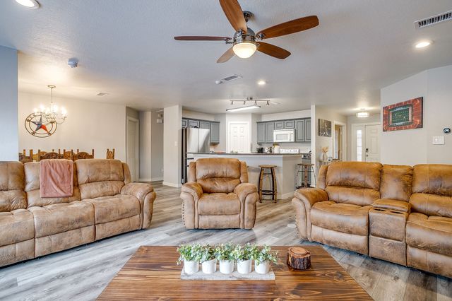 1024 Heberle Drive, Burleson, TX 76028