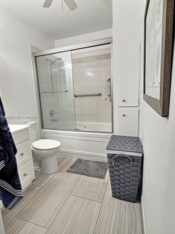 2270 NE 68th St 1906, Fort Lauderdale, FL 33308