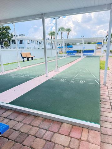 2270 NE 68th St 1906, Fort Lauderdale, FL 33308