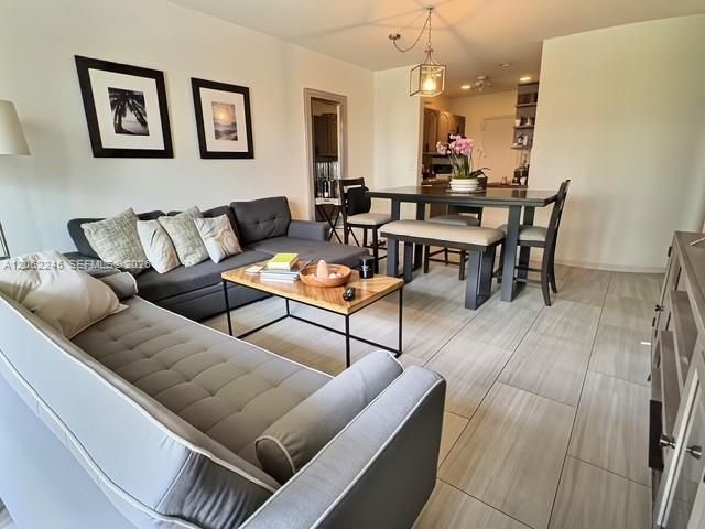 2270 NE 68th St 1906, Fort Lauderdale, FL 33308