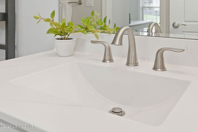 6366 Clore Ln, Crestwood, KY 40014