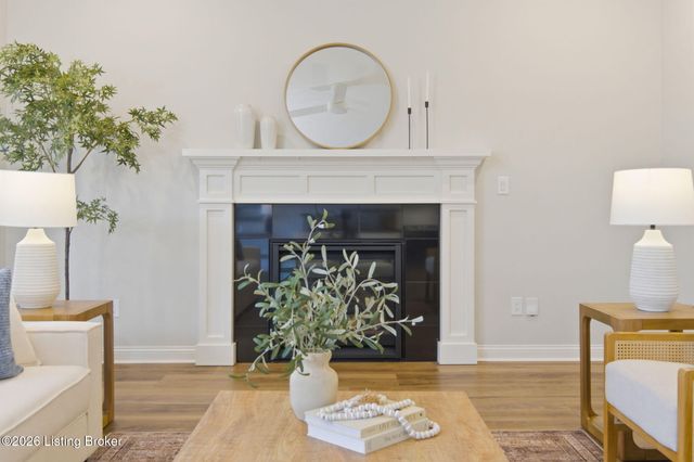 6366 Clore Ln, Crestwood, KY 40014