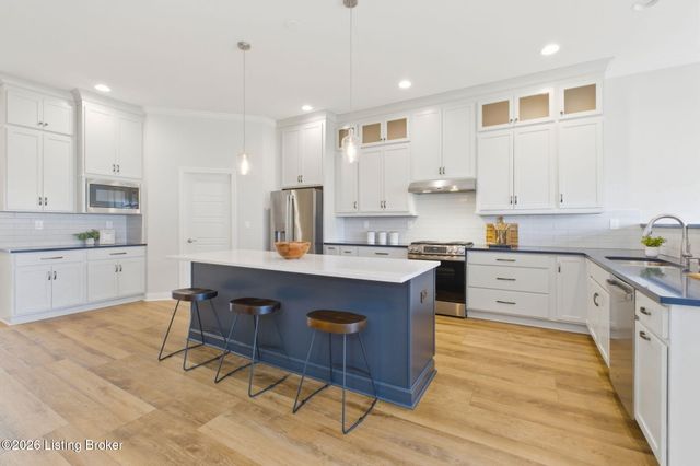 6366 Clore Ln, Crestwood, KY 40014