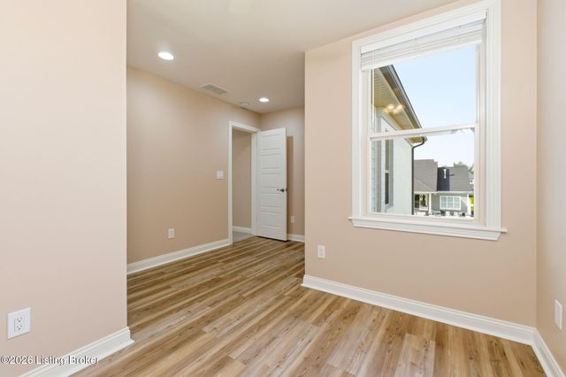 6366 Clore Ln, Crestwood, KY 40014