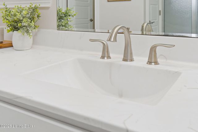 6366 Clore Ln, Crestwood, KY 40014