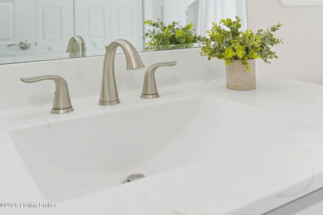 6366 Clore Ln, Crestwood, KY 40014