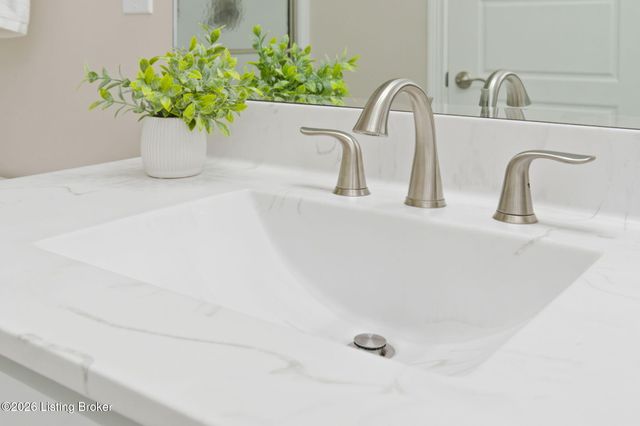 6366 Clore Ln, Crestwood, KY 40014