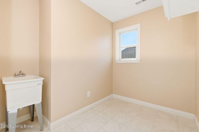 6366 Clore Ln, Crestwood, KY 40014