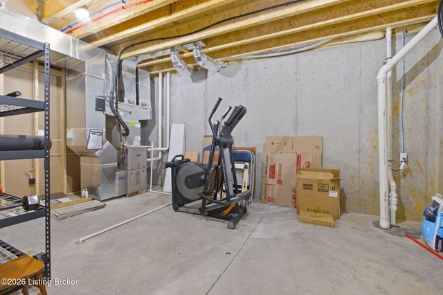 6366 Clore Ln, Crestwood, KY 40014