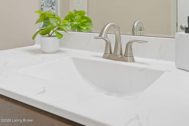 6366 Clore Ln, Crestwood, KY 40014