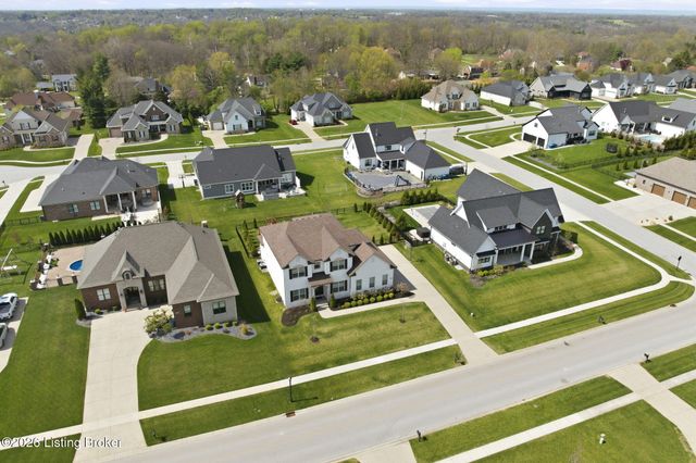 6366 Clore Ln, Crestwood, KY 40014