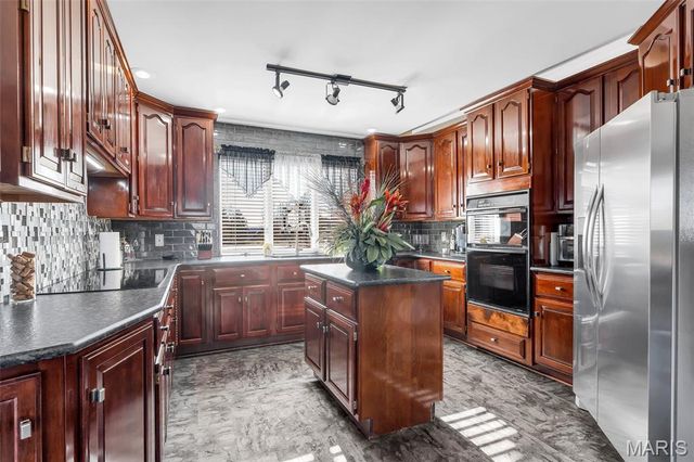 2499 Stonegate Drive, Festus, MO 63028