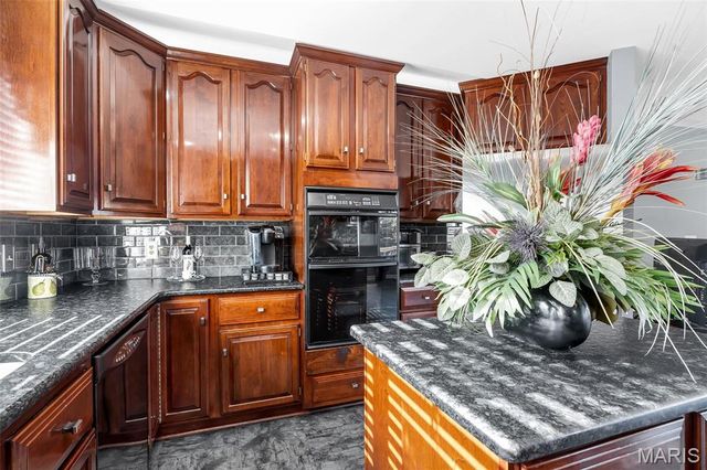 2499 Stonegate Drive, Festus, MO 63028