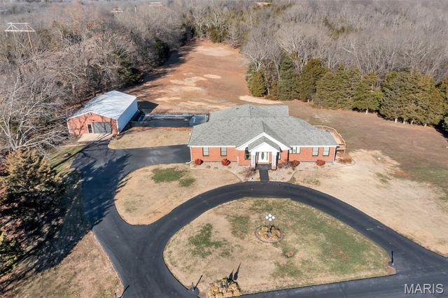 2499 Stonegate Drive, Festus, MO 63028