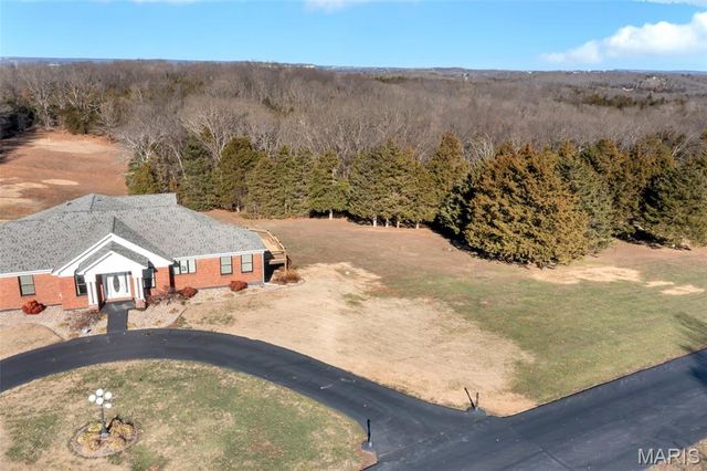 2499 Stonegate Drive, Festus, MO 63028