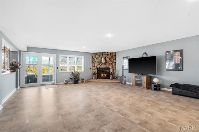 2499 Stonegate Drive, Festus, MO 63028