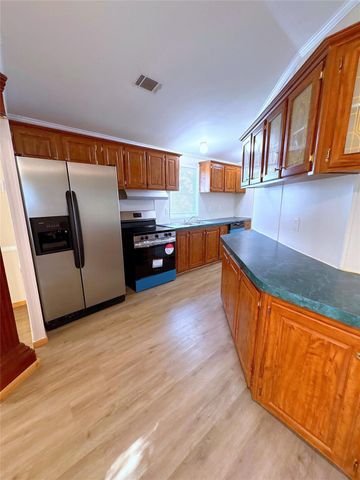 1811 Burnett Street, Baytown, TX 77520