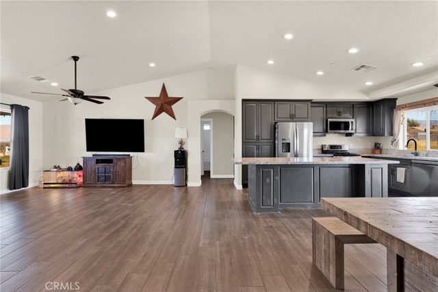 23661 Laurel, Apple Valley, CA 92308