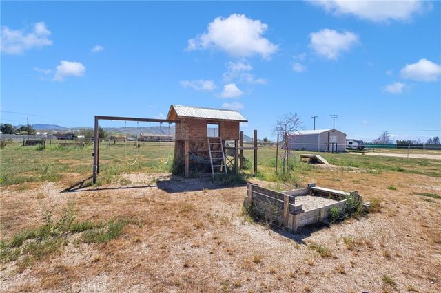 23661 Laurel, Apple Valley, CA 92308