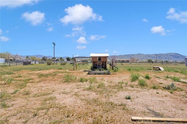 23661 Laurel, Apple Valley, CA 92308