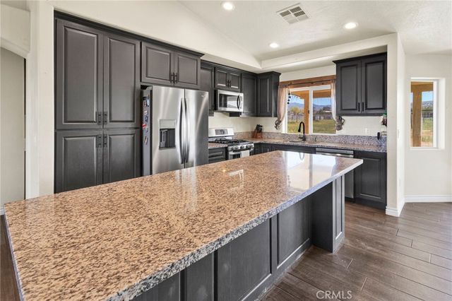 23661 Laurel, Apple Valley, CA 92308