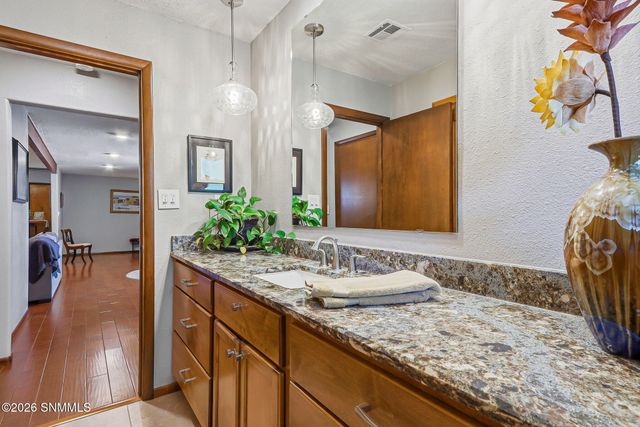 2517 Calle De Vista, Las Cruces, NM 88007