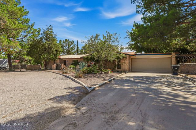 2517 Calle De Vista, Las Cruces, NM 88007