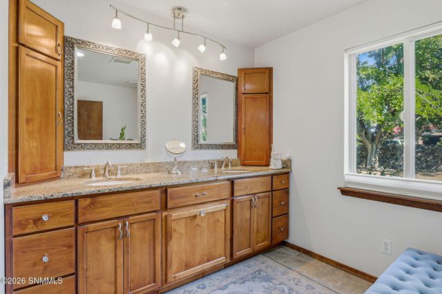 2517 Calle De Vista, Las Cruces, NM 88007