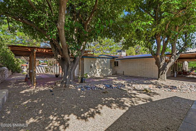 2517 Calle De Vista, Las Cruces, NM 88007