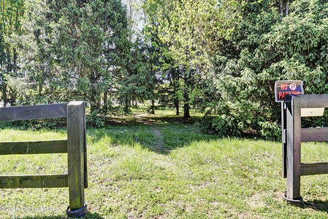 3017 Bushmill Park, Louisville, KY 40241