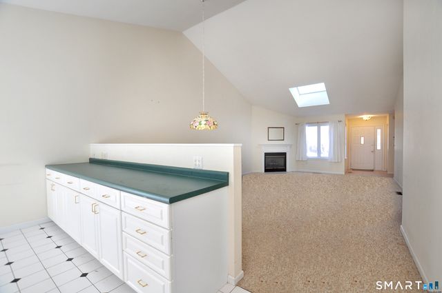 228 Castlewood Drive 228, Bloomfield, CT 06002