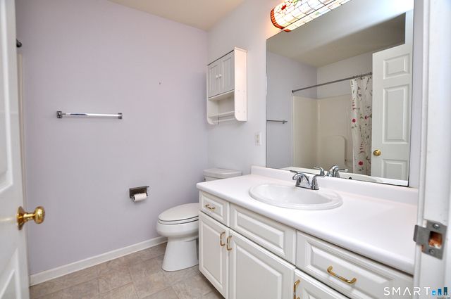 228 Castlewood Drive 228, Bloomfield, CT 06002